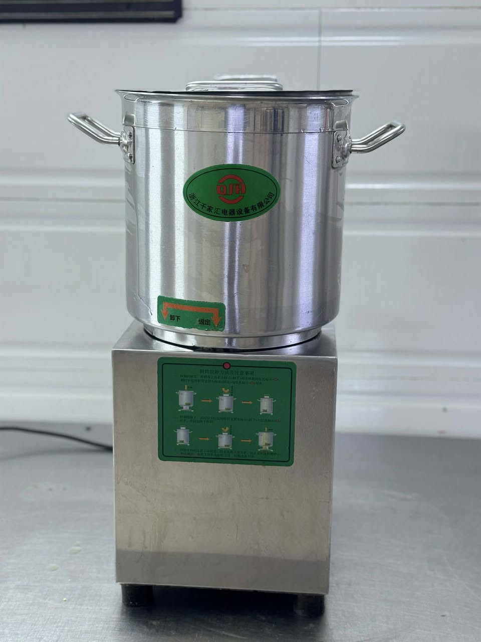 السلام عليكم
خلاط حمص ٢٥٠
عجانه صغيرة ١٧٥
كسارة فستق ٣٠٠
***********
