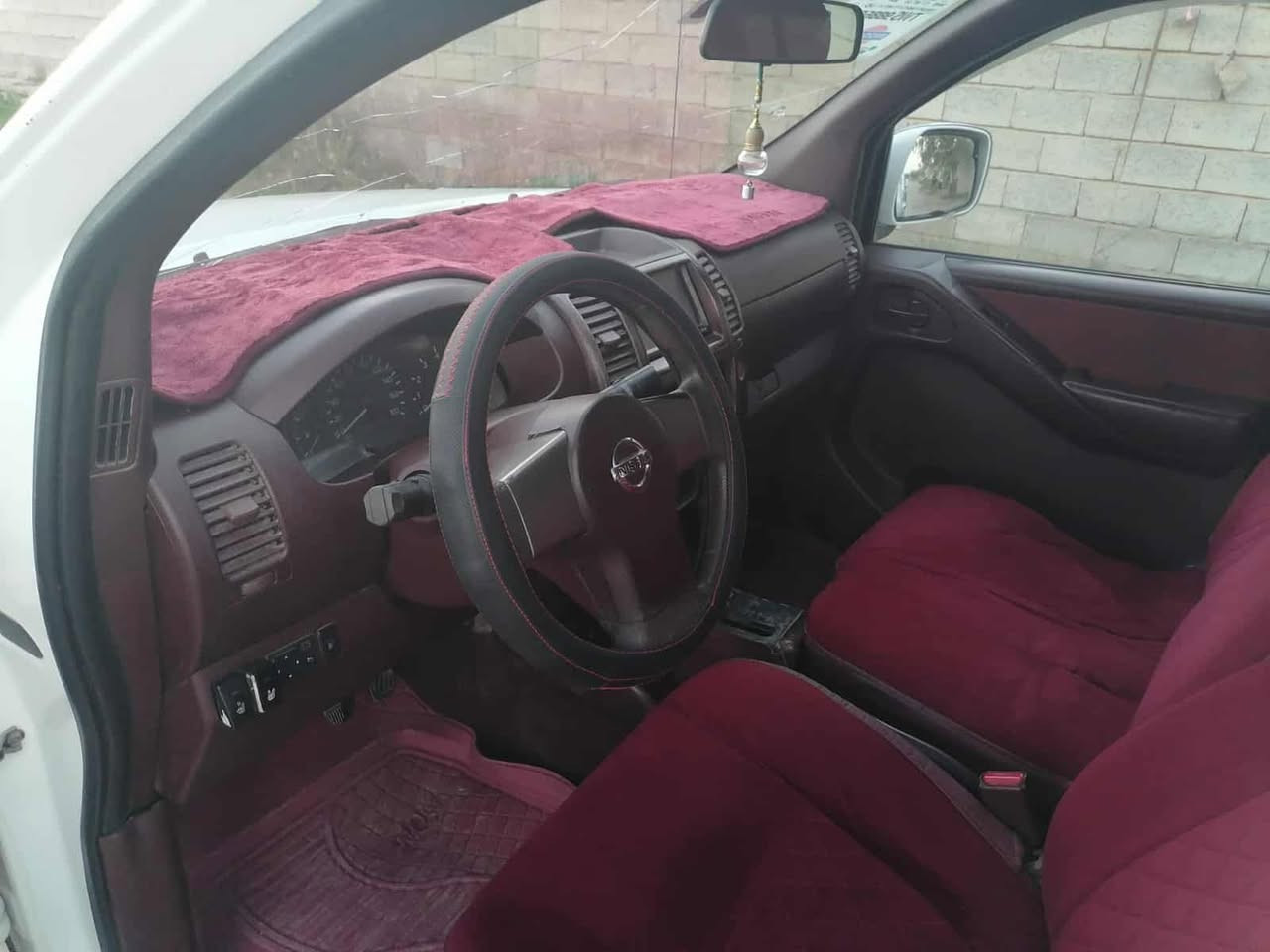 سلام عليكم نيفارا للبيع موديل 2009 رقم سليمانيه سنويه نهايت 2026 تنتهي محور مكينه 3000 بيهه قطعه وحده تدفئا تبريد شغال السعر 86 وبيها مجال حك الجيه 
مكان ديالى حمرين 

‭0787 669 5027‬
