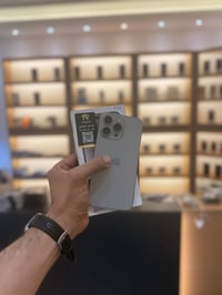 …. 15 pro max  256 Gb Abm بطاريه ٨٧ ونضافه جدا عاليه  مستبدل من ابل ها...