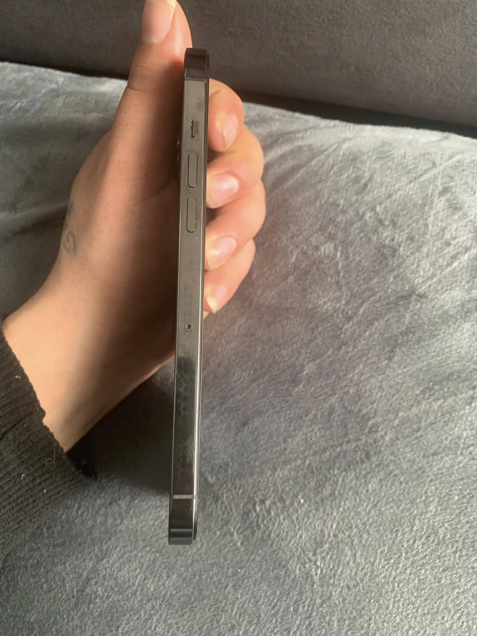 شکاندنی بازار مالی فەقیر
ئایفۆن ١٢پرۆماکس
١٢٨گیگا
بەس شاشەی گۆراوە 
فەیسی نایکا
بەزەمانی ٧رۆژ
٢٤٠هەزار قفل یەک دینار کەمی نیە
***********
