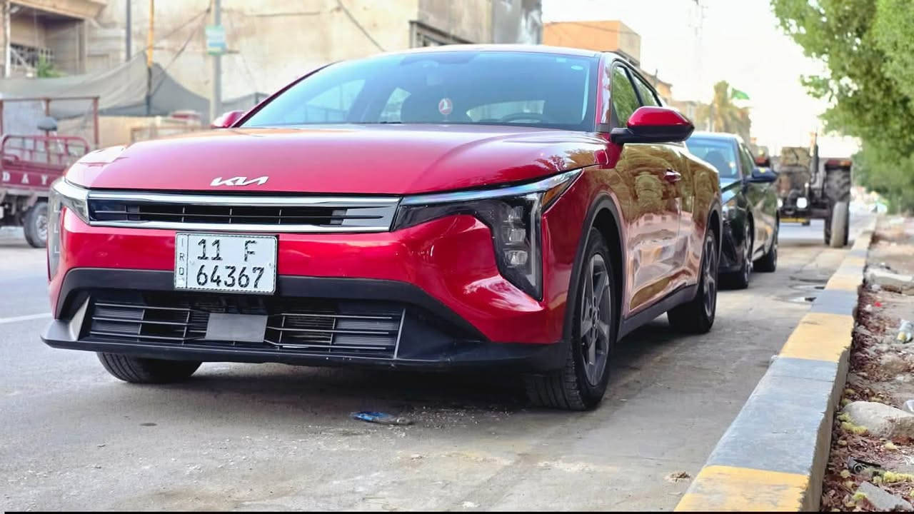 سلام عليكم كي 4 مواصفات عاديه
بصمه 
تشغيل عن بعد 
قياده ذاتيه 
اناره ترحيب 
شاشه متصل 
محرك 2000دوش 

صور الحادث مرفقه 
البنيد نفسه مصبوغ ممفتوح من مكانه 
السياره ليبل واحد 
ماشيه 20كيلو متر مو ميل 
السعر 172 الاتصال 

***********/***********
مكاني بغداد
