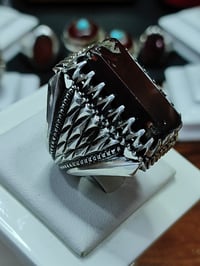 أبو مؤمل الزريجاوي • اكسسوارات شخصية