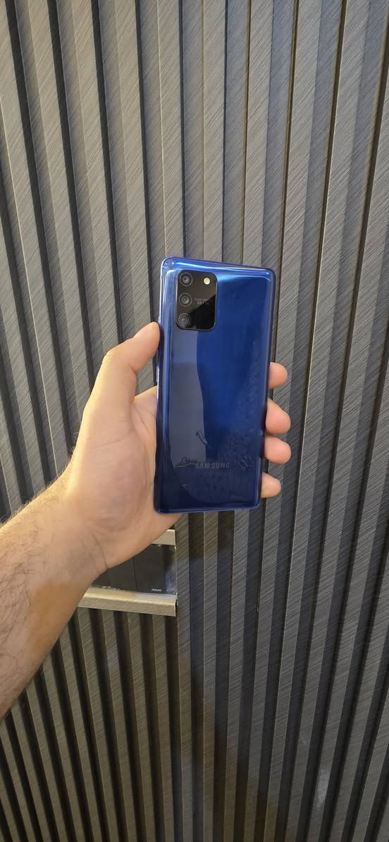 سامسوك S10لايت
الذكره 128
الرام 8
دبل سيم 
جهاز نضافتو 95بل 100
سعر 170الف وبي مجال 
***********
***********
