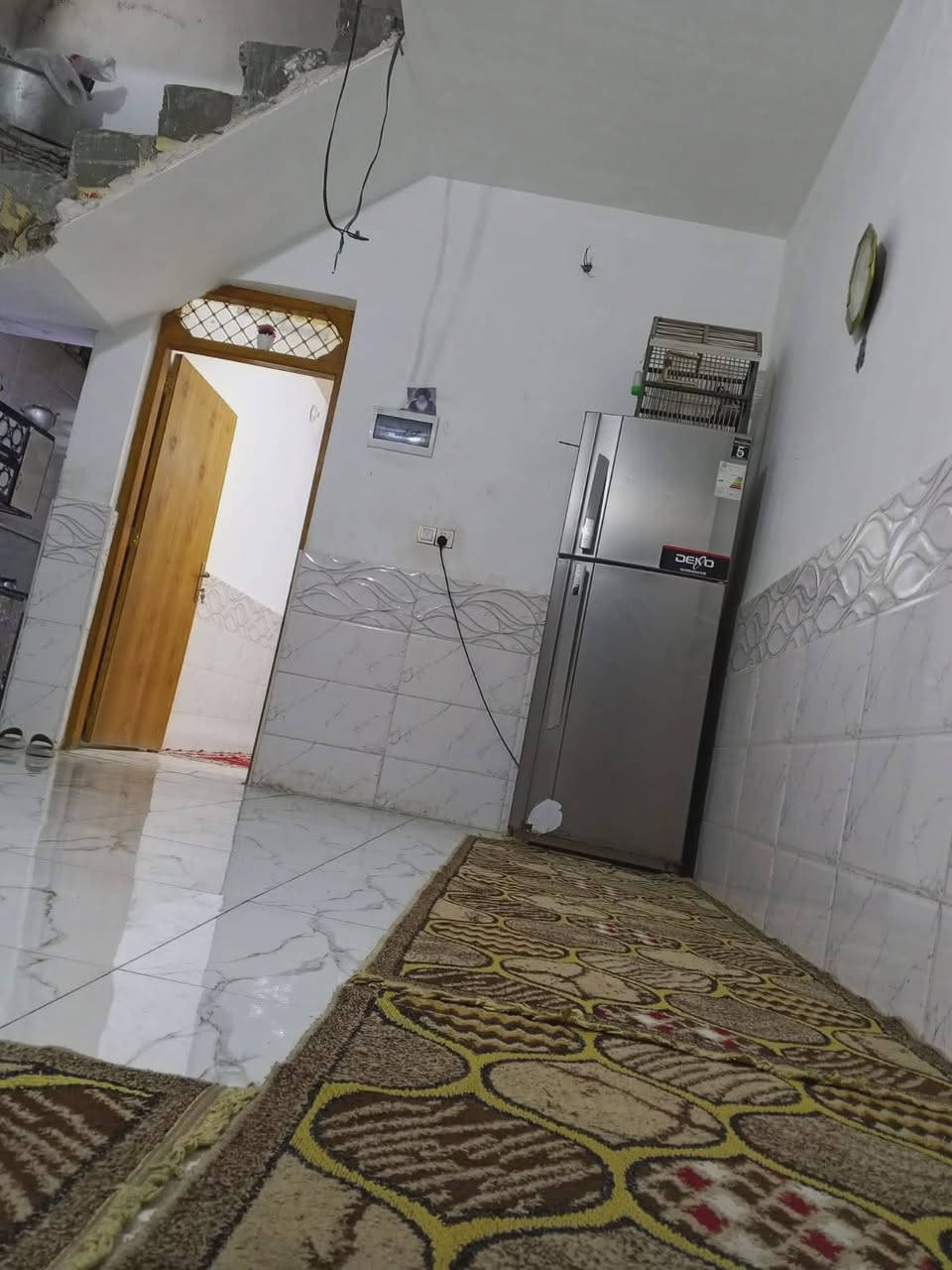 السلام عليكم الدار للبيع شارع المطار القديم كوفه شارع المعمل البيت مساحته 100 متر طابقين السعر 48 وبي مجال الاستفسار على هذا الرقم واتساب وخط ***********
