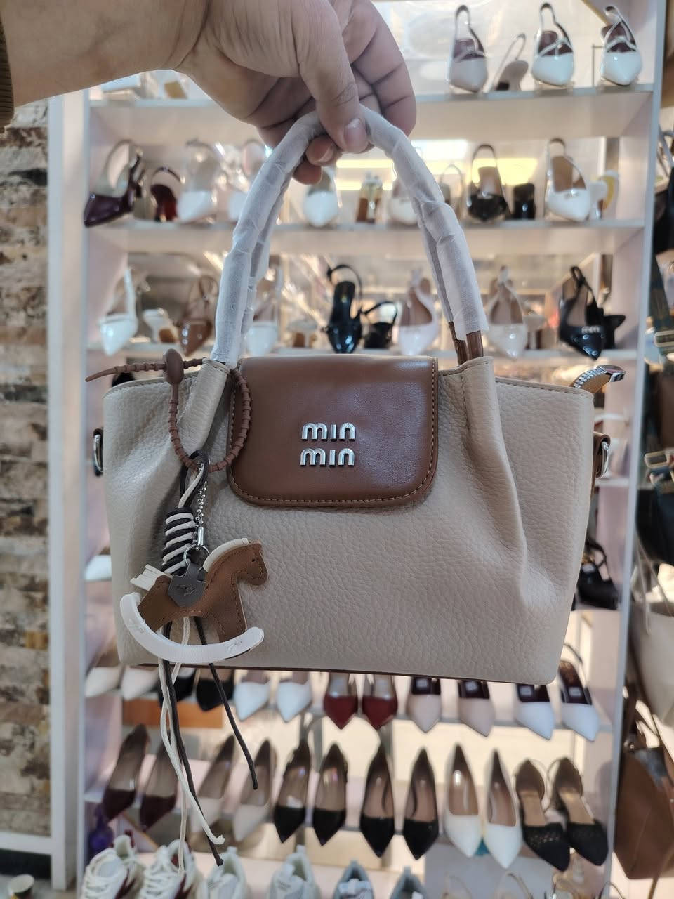 توفرت موديلين حقيبة كوالتي ماستر جلد طري
عنوان المحل ديالى المقدادية حي المعلمين شارع المخضر مجمع العزاوي مقابل أزياء
يوجد توصيل
واتساب ***********
