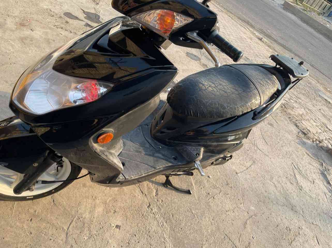 سلام عليكم شباب سكنس فحل نوزل خطين الدراجه حلوه ونضيفه تجي تكلب بيدك مكان مدينه الصدر رقم ***********
