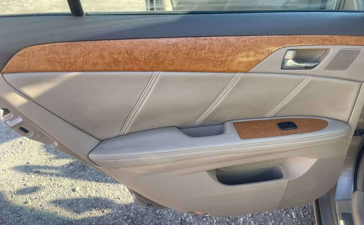 افيلون موديل 2006 خليجي ..رقم كركوك دولي بــ اسمي ..فول مواصفات6 بصمات ..سلايت..حساسات امامية وخلفية..بردة كهربائية..كشنات تبريد+تدفئة..قفل سرعة..
محرك شرط..صدر امامي خلفي بحالة ممتازة..طخم تاير جديد...السيارة مكفولة من الحادث والضرر كفالة عامة..فقط السقف والصندوق مرشوش اثر تقحيل وصورها قبل الصبغ موجودة...
السعر/110 وبه مجال قليل واذا مراوس هم يرهم 
للأستفسار:
***********
***********
