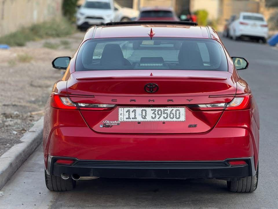 ﷽ 
تيوتا كامري هايبرد 2025 SE بلاص واد امريكي 

الون : ( احمر )

         حجم المكينه : هايبرد 2500 

المسافه المقطوعه : 1200 ميل 

 الضرر : صبغ جاملغ خلفي يمنه وحافة الصندوق موضح بالصور

                    الايرباك : سليم مطاك ولا ايرباك 

المواصفات 

1. شاشه 

2. بصمه 

3.شحن وايرليس

5. كشنات جلد

6. كشنات كهرباء  

7.ويل كب 

8. كامرا

9.هيترات بالكشنات

10. هندبريك بصمه

11.لايتات لد

12.قطعتين تبريد 

13.رادارات جانبيه

14.فتحه 

15.حساسات خلفيه

 16.جاهزه و مرقم بغداد

سعر السياره : 255$ و بيه مجال

☎️ ***********  بيه وات ساب تحياتي
مكان السياره بغداد الزعفرانيه
