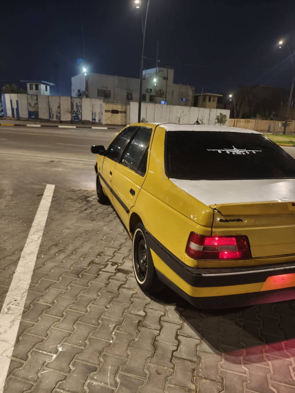 سلام عليكم بيجو 405للبيع مكينه ويكير خير من لله سنويه نموذجيه راعي ماواصله اتكفلك سرقه وعشاير تبريد ويه سويج كلشي شغال من طول للطول سعر22وبيه مجال حك جيه للتصال***********
