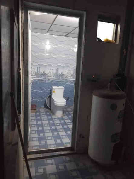 مكتب ولايه علي 

بيت للبيع المساحه 200متر طابو زراعي سند 25مشمول بالتطويب وترقيم بلديه 

أساس وسقف صب كونكريت بنيان بلوك كاشي سيراميك جاهز ماعايز شي 

مبني فيه 3غرف نوم وصاله واستقبال ومطبخ وصحيات داخليه وخارجيه وطارمه ومكشوفه 

العنوان شارع المطار القديم قرب مدارس سيد حاكم 

السعر المطلوب 65 مليون وبيه مجال 

للاستفسار اتصال أو واتس اب 
***********
أبو علي العبدلي
