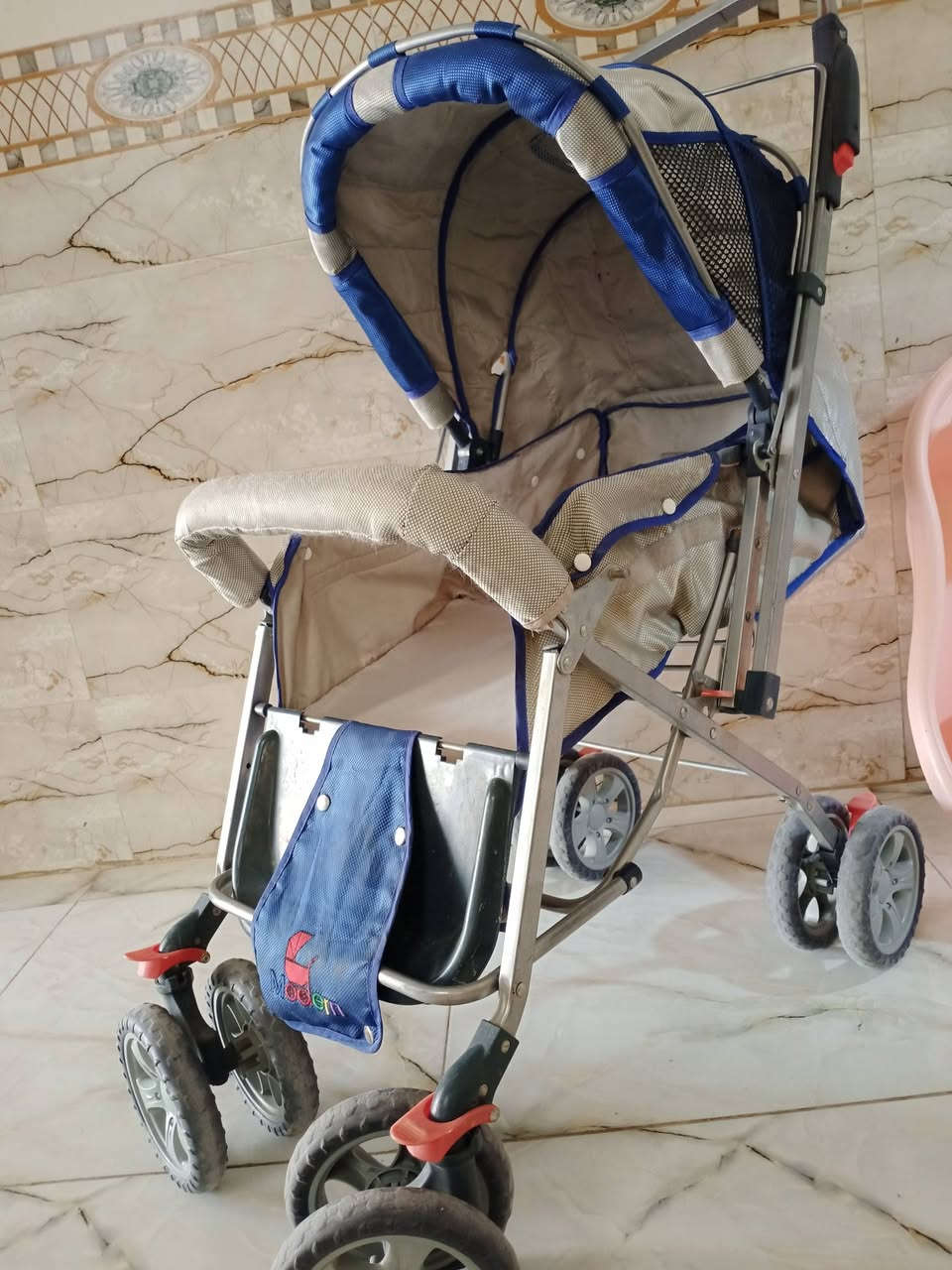 بانيو أطفال+عربانة حجم كبير لحد 4 سنوات جديده ونظيفه سعرهن عربانه25 البانيو 15


**إذا كنت صاحب هذا الإعلان وتريد حذفه لأي سبب، رجاءا أرسل رسالة إلى الدعم الفني**
