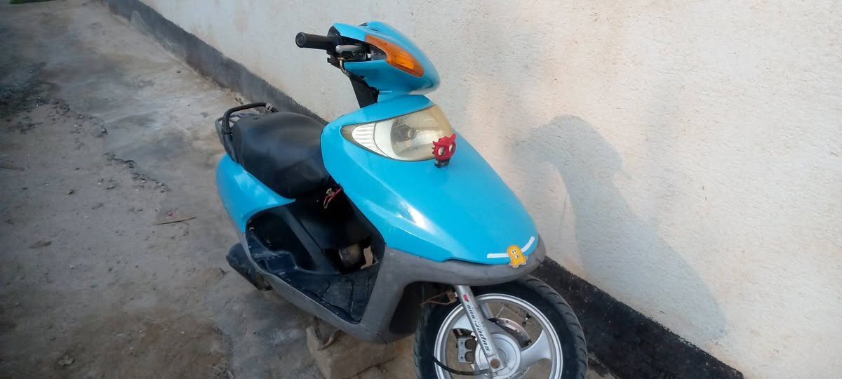 دراجه للبيع سبيسي جاهزه السعر 200 وبيه مجال مكان بوابه جديده الناصريه رقم الهاتف ***********
