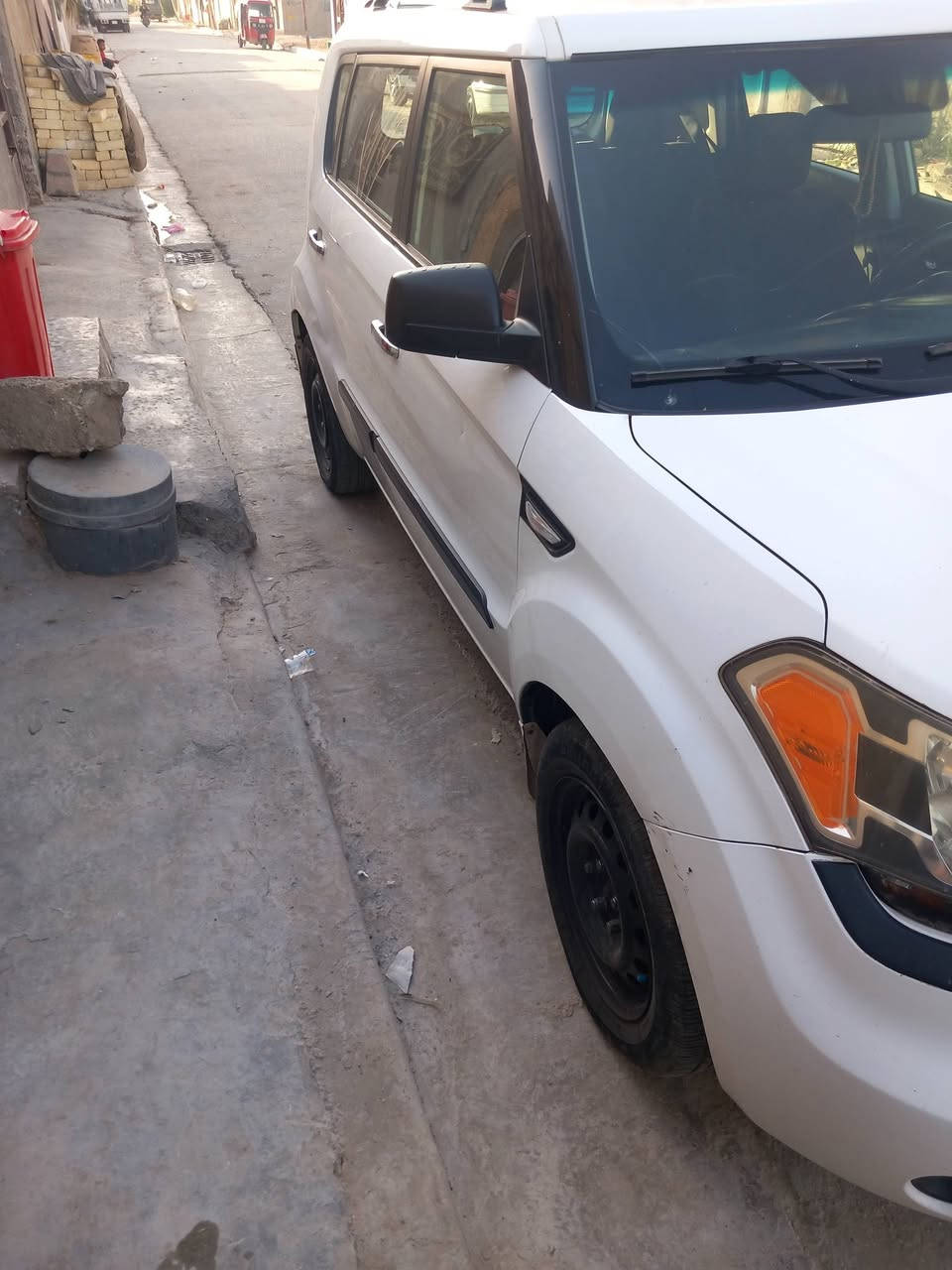 السلام عليكم كيا صول موديل ٢٠١١ حادث بس بنيد والجاملك بدون دواخل رقم  سليمانيه السعر ٨٢ بية مجال سيارة كير عادي  اتصال ***********
