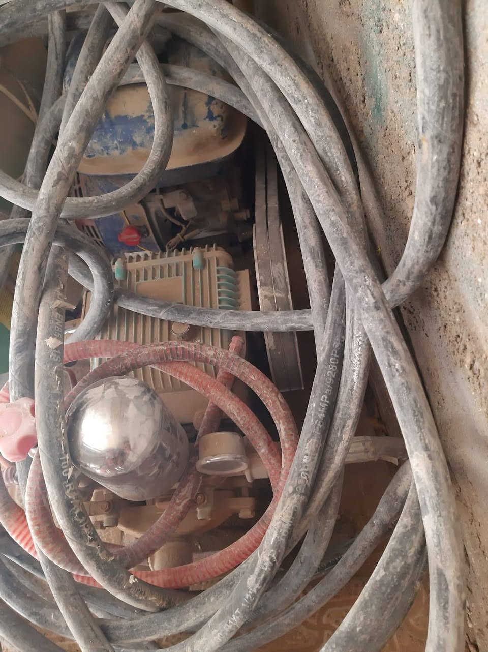 السلام عليكم للبيع للبيع
ماطور غسل ،بطل رغوه جديد،مكناسه كهربائيه،تانكي ماي ابو ألف لتر،برميل دهن فارغ،دبات دهن،فلاتر دهن،دهن بريك،كمبريسر هوا 50لتر 
موجودت دخل النجف ابيع شلع كلهن سوه
***********
وتساب فقط.السعر800الف وبيهن مجال
