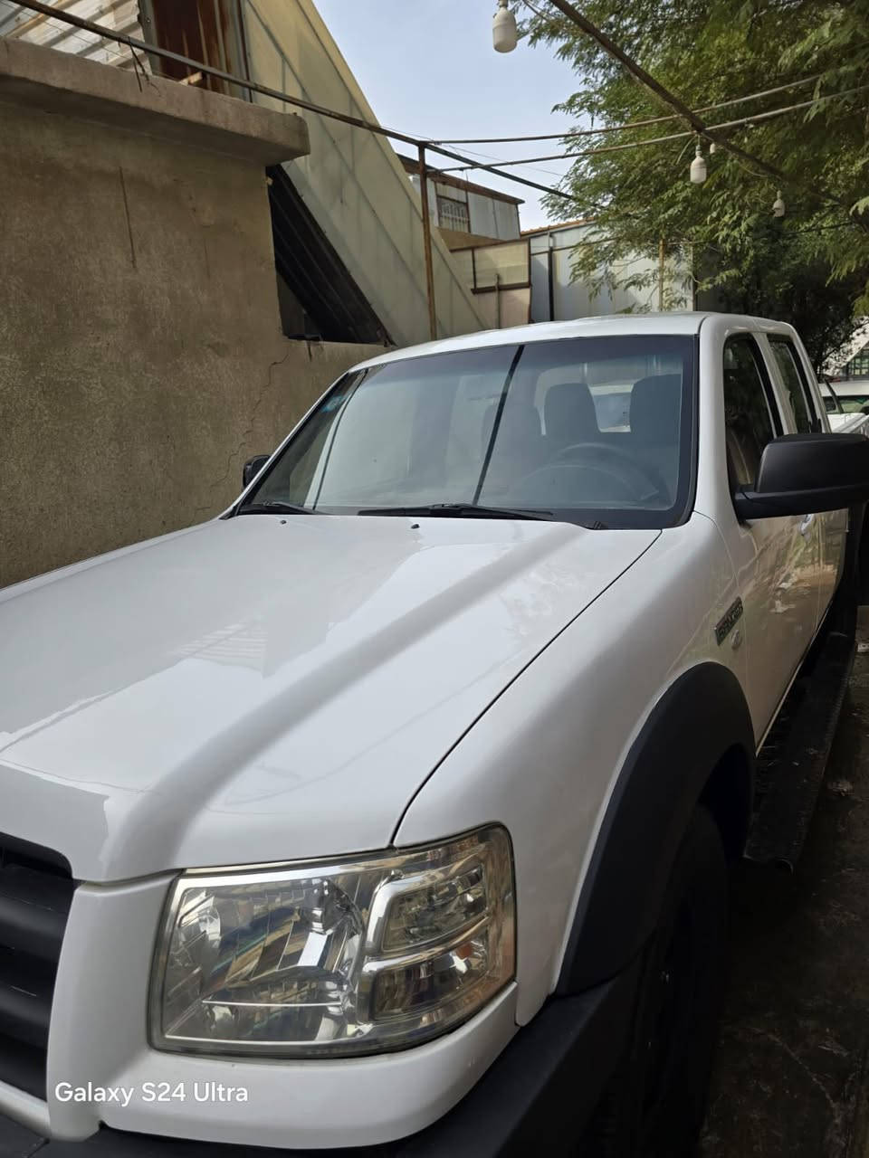 السلام عليكم فورد رنجر مزاد 2008
سعرها 70$بيها مجال 
مدفوع للمعقب مال معامله مالتها نص الفلوس مالته باقي 300 
كامله جاهزه مكينه كير 
حداديه صدر جديده 
صبغ عام جماليه 
بدون حادث بدون كص
تبريد شغال 
تحتاج دوشمه فقط 
مكاني بغداد 
***********
