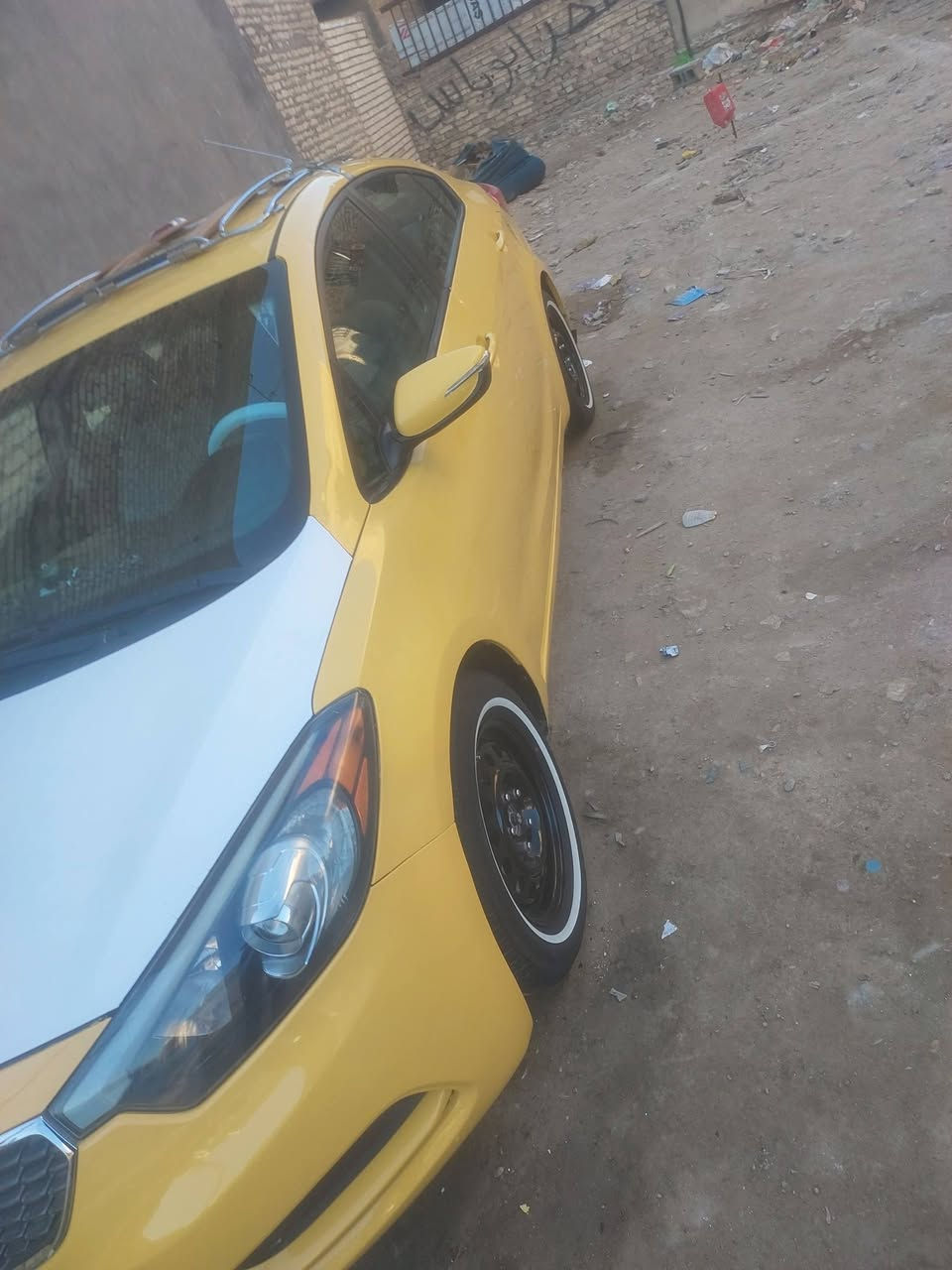 فورتي ١٤امريكي جاملغ خلفي صبغ وصندوك مبدل حادث امريكه والبنيدمبدل هنا ثنينهن اصلي لغدشاصي مكفول دوشمه عامه صدر جديد سياره جاهزه للاخير ترايه شبه زيرو متعوب عليه مال جناي سعره١٠٨وبيه مجال ***********
