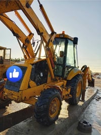 حفارة جي سي بي موديل 2002 جاهزة للعمل  التفاصيل الاتصال على هذا الرقم ...