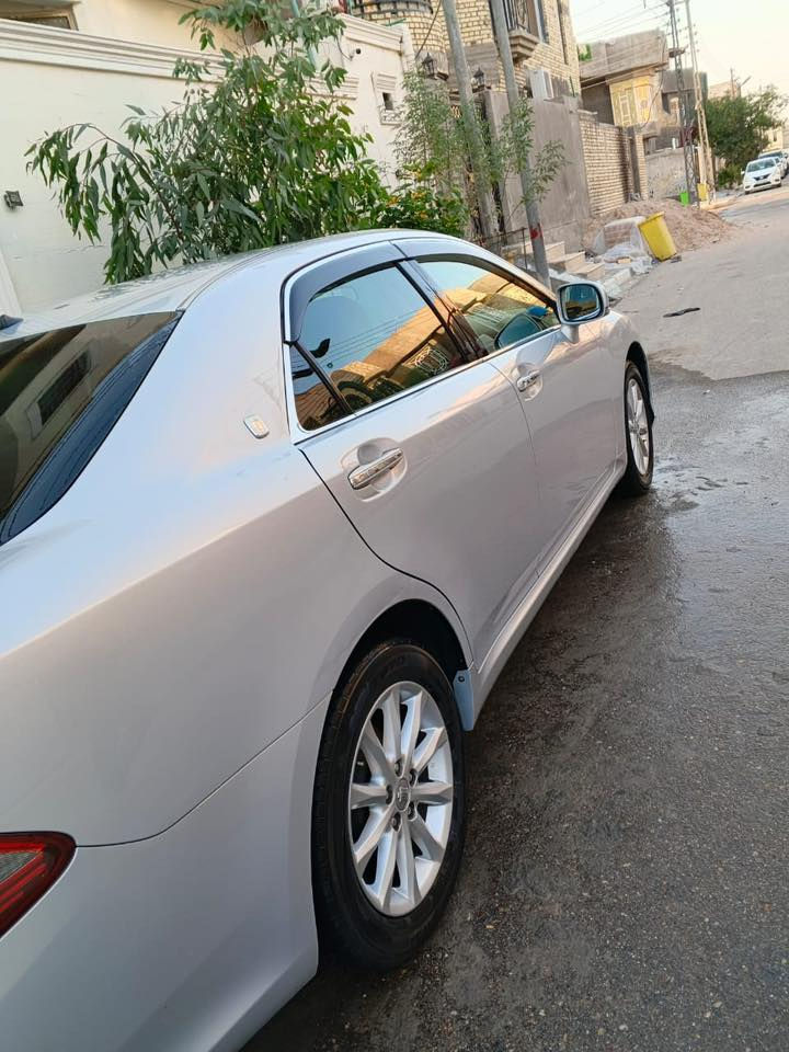 السلام عليكم 
حوتا مديل ١٣ 
فول مواصفات للأخير 
أبواب لمس صندوك لمس 
تخم تاير جديد 
حداديه ١٠٠/١٠٠
كير مكينه كفاله 
محرك ٣٠٠٠ 
٦ بصمات 
السياره كفاله عامه بدون كص 
متومه وكامله 
***********
