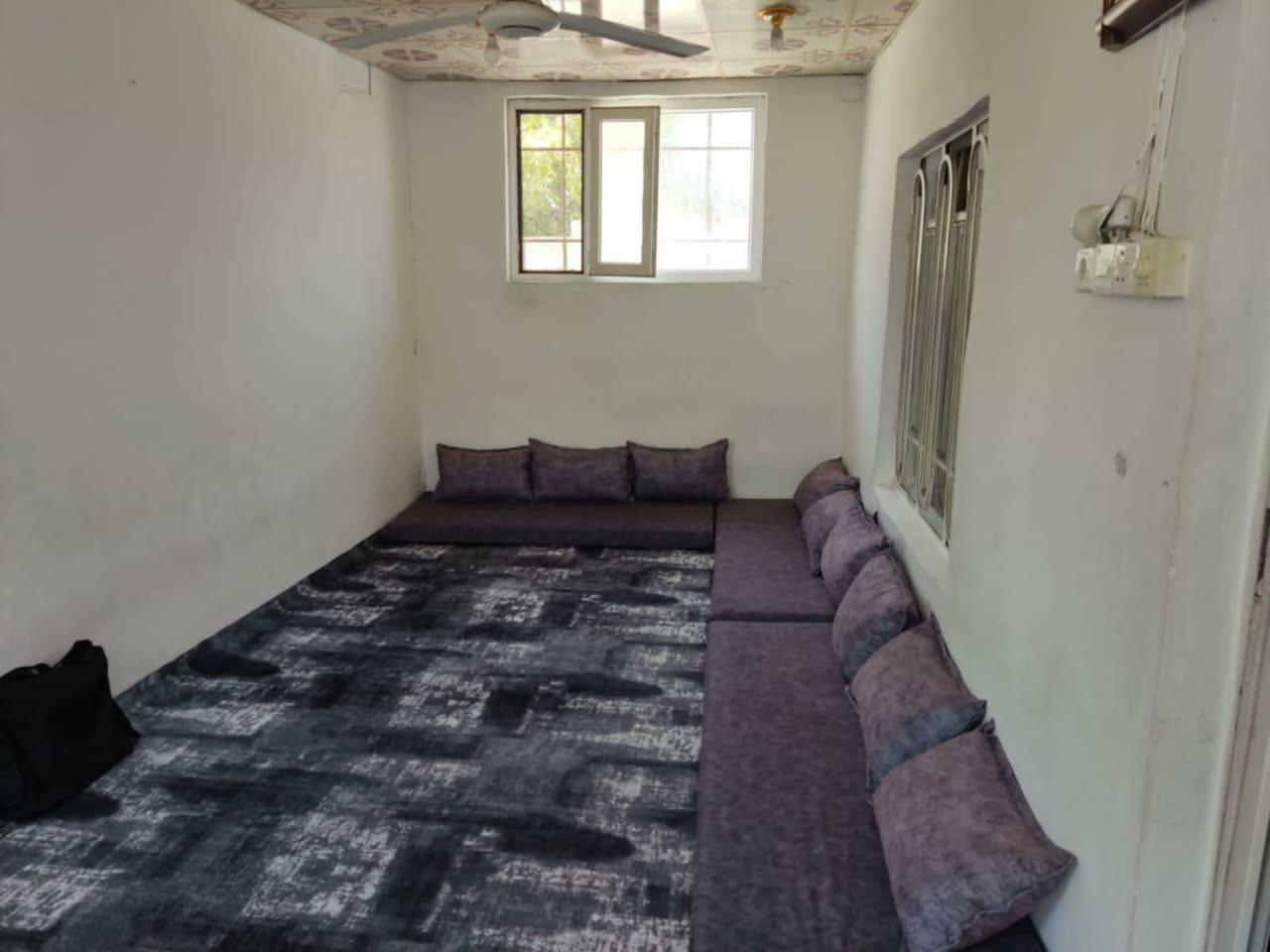 دار طابق ونص للبيع  143 متر درج خارجي وداخلي 
ط ۱ غرفه + استقبال + هول + مطبخ + صحيات) 
ط ٢   غرفه + هول مفتوح عالمطبخ + صحيات) موقع البيت فايدة شارع السوق العام البيت قريب من المدرسة والمركز الصحي والأسواق للأستفسار اكثر تواصل معنا أو اتصل 
على الرقم التالي *********** واتساب+فايبر 
السعر في اول تعليق .
 
خانی بوتنئ طابق ونيف درج خارجي وداخلي روبه ری خانی ١٤٣م
 ط ۱ (۲) غرفه + استقبال + هول + مطبخ + صحيات)
 ط ۲ (۱) غرفه +هول ومطبخ+  صحيات  
بو پتر پیزانینا تو دشی په یوه ندیی بکه ي ***********
