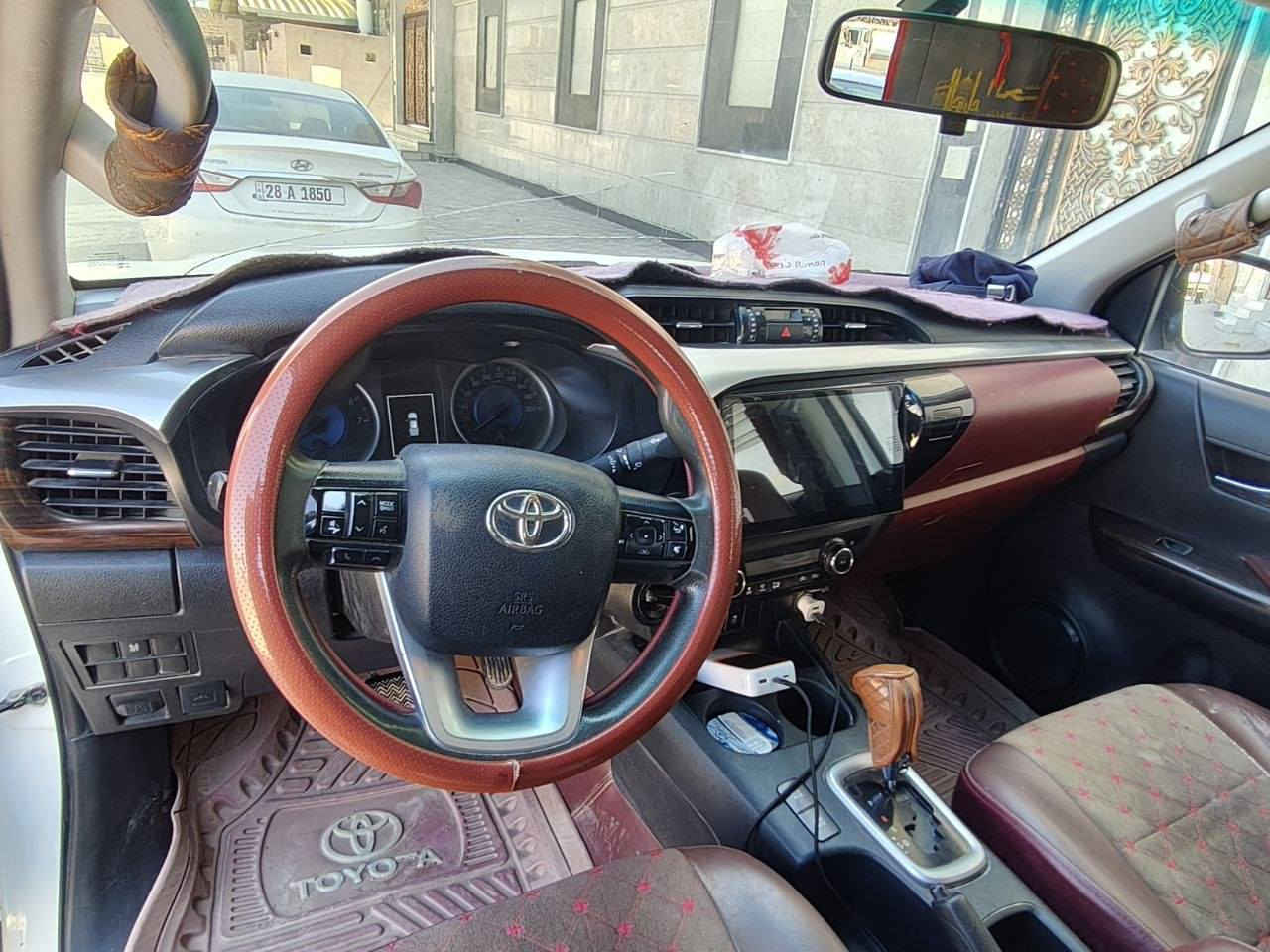 السلام عليكم
هايلوكس فورويل 2018 كير واتماتيك ٲربعه سلندر سيارة نضيفة مواصفات فول تبريد قطعتين حساسات خلفيه تخم تاير حداديه جديده رقم نجف الماني السعر 260 وبيها مجال
الديوانية الحمزة الشرقي 
للٲستفسار*********** حمزة, القادسية
