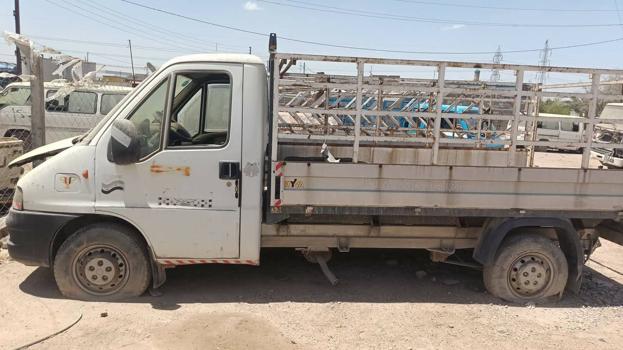 السلام عليكم سيارات للبيع مال مزاد  العدد ٢٨ سياره   مكان بغداد نبيع قطع نبيع شلع  كلشي موجود ***********
