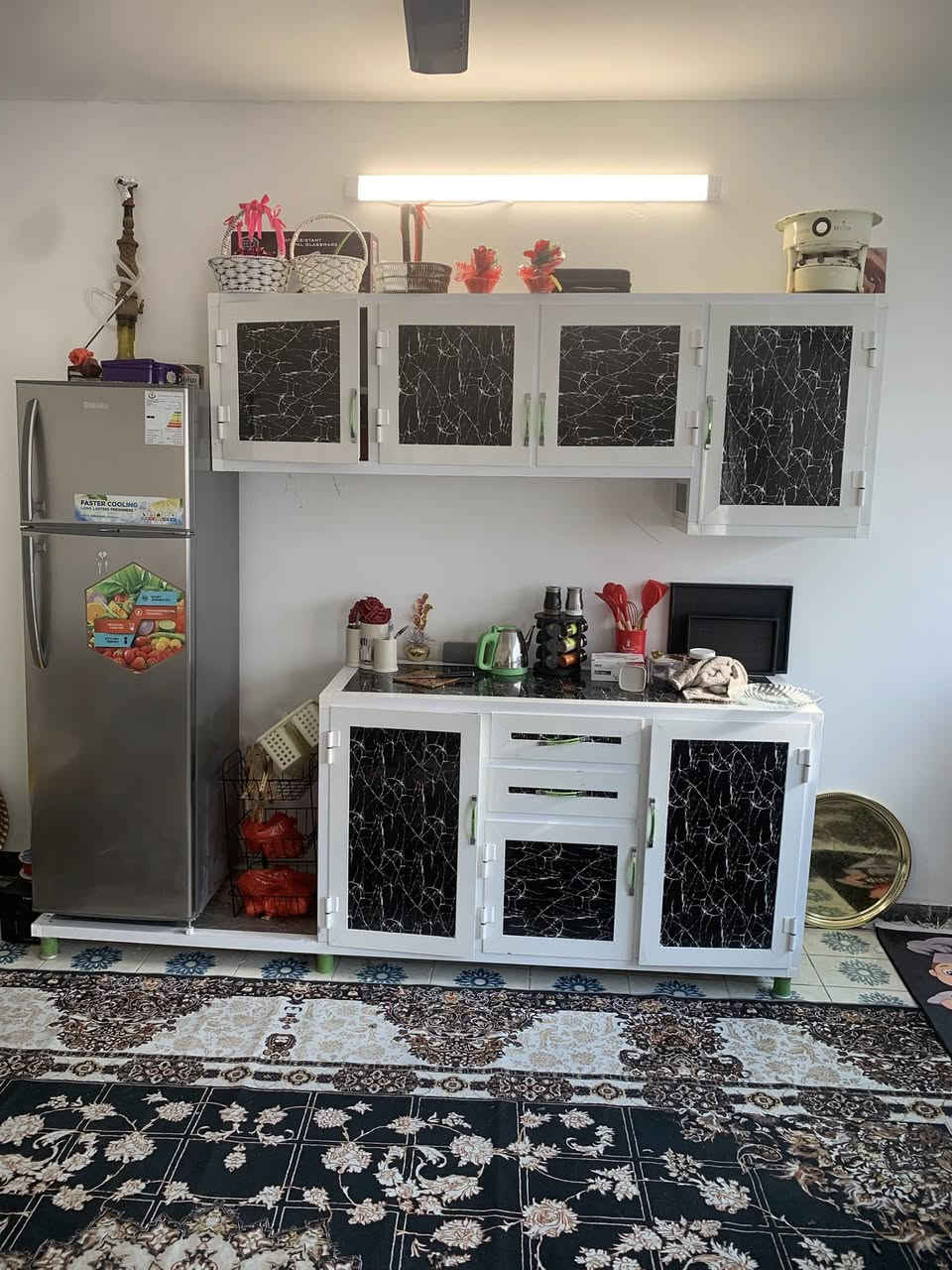 السلام عليكم كاونتر تزكام ثقيل محشه جديد مستعمل شهرين و طباخ للبيع مكاني حي الجهاد الأطباء للعلم الملحق يصير فوك السنك ***********
