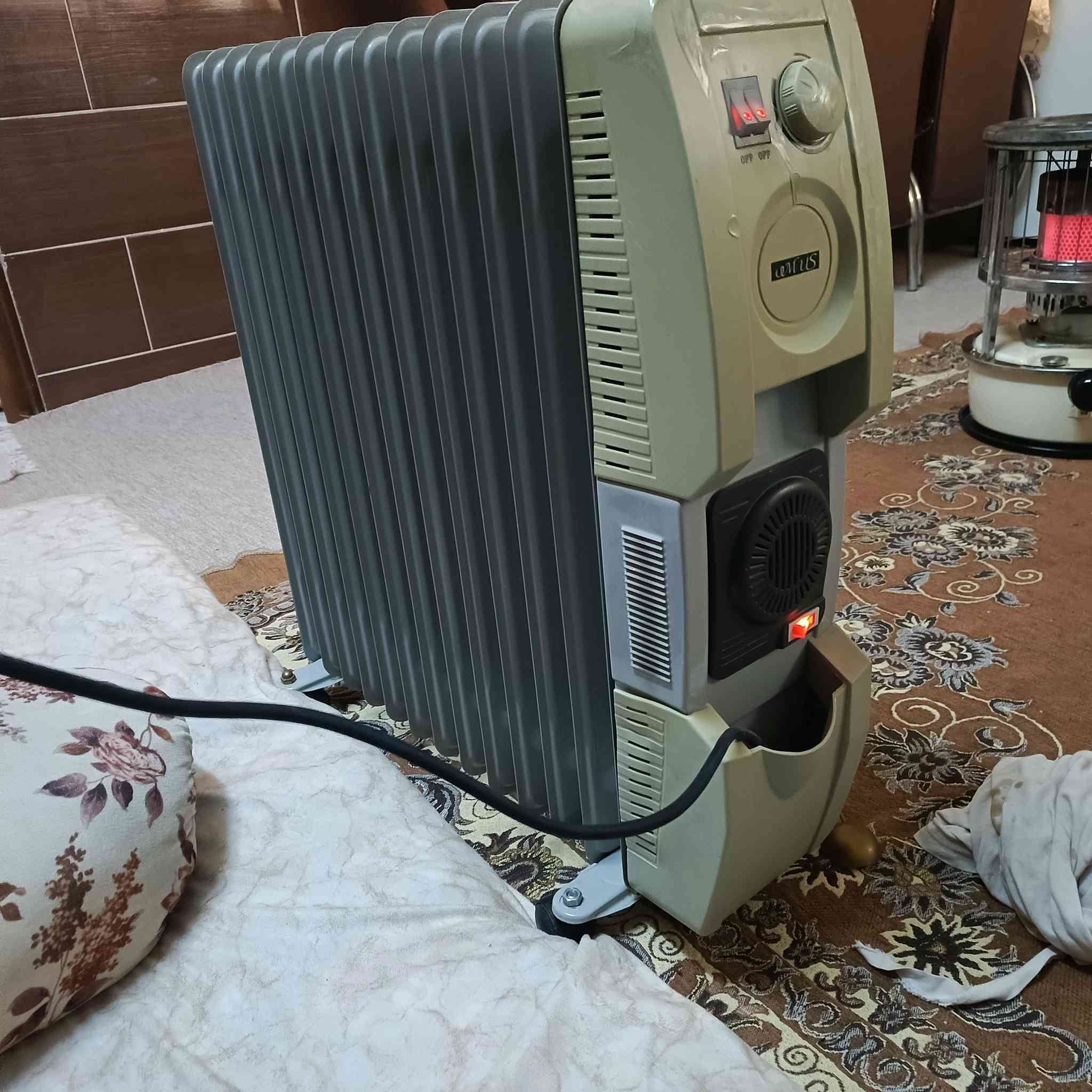 صوبه زيتي لتنشيف جميع انواع الملابس فول شغال وفول نضيفه شراي اتصل ***********
