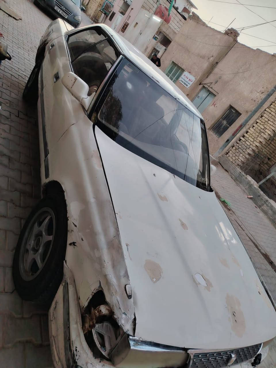 سلام عليكم مارك عضم موديل 1991 سنويه صاقطه
 ب 2017 راعيه بكربلاء سنويه كارتونيه كفاله من الكصه ونقل جثه مكينه ونجي مكينه وكير مشروطات ولكشره شوفت عينك السعر 15 وبيه مجال قليل مكان السياره نجف الاشرف ناحيه الرضويه اي ستفسار هاذه رقمي بي واتساب ***********
