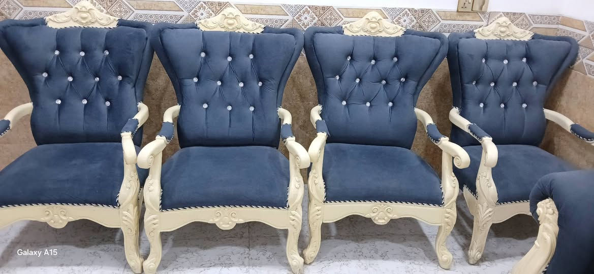 تخم قنفات عشر مقاعد ملكي مستخدم السعر 700 لتواصل ***********
