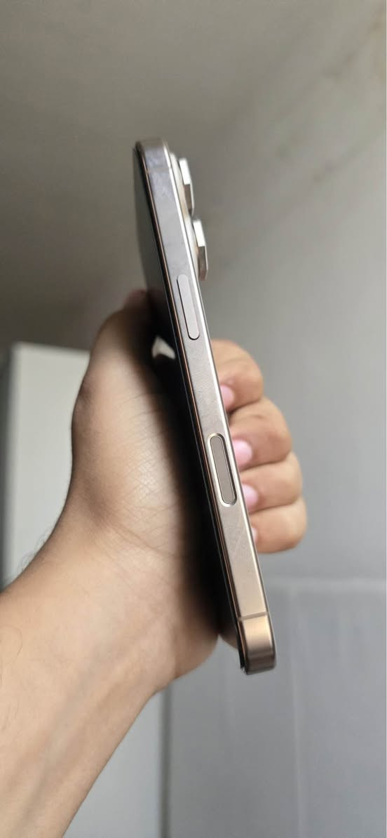 للبيع ايفون 16 برو فقط مو ماكس نموذج M ذاكره 256 بطارية 95 خدش بسيط في الشاشه نضيف مكاني كربلاء كربلاء, العراق


**إذا كنت صاحب هذا الإعلان وتريد حذفه لأي سبب، رجاءا أرسل رسالة إلى الدعم الفني**