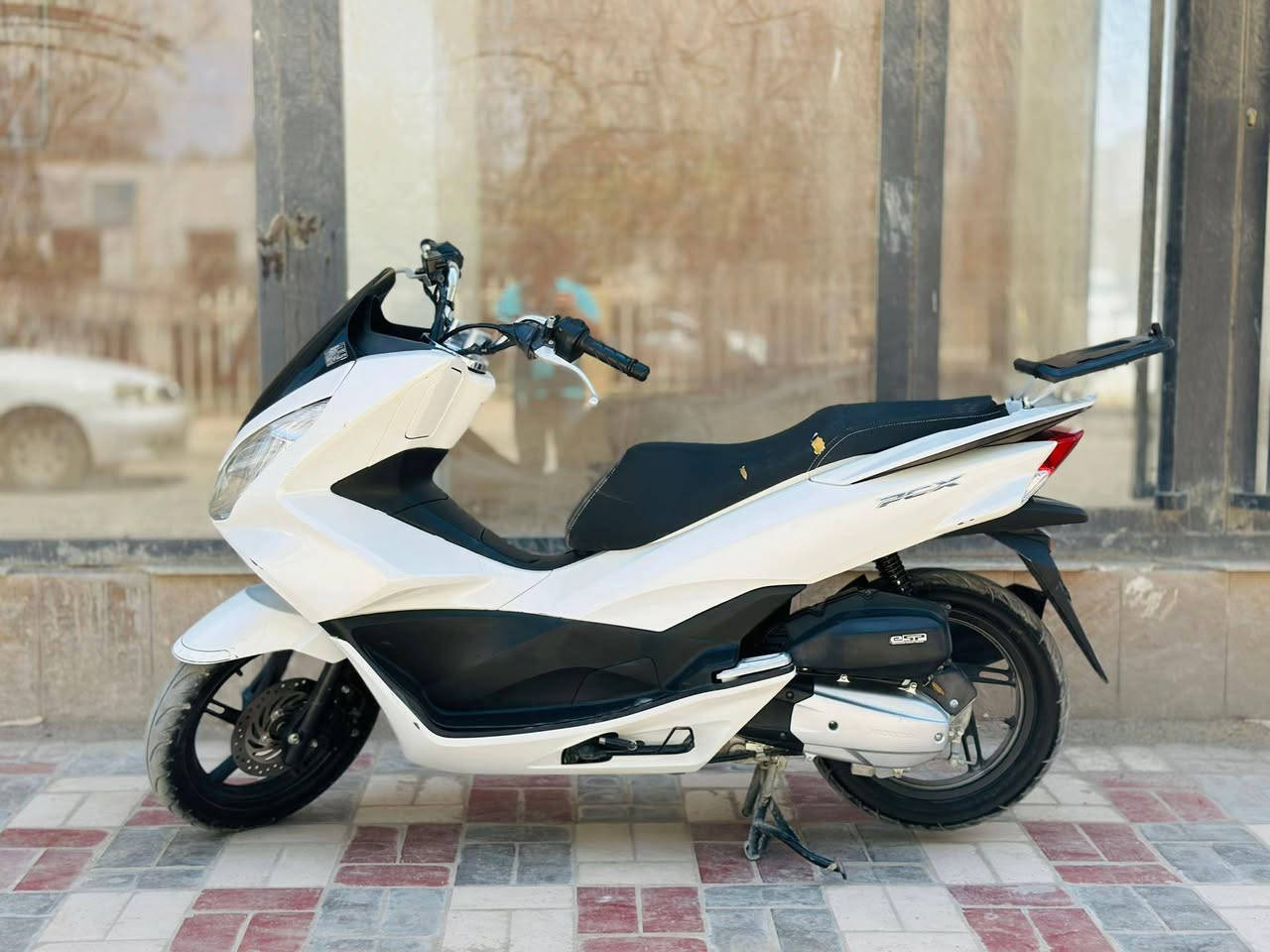 دراجه للبيع جيل ثاني السعر  مليون 500 وبيها مجال شي بسيط مال جناي مكاني مدينه الصدر الرقم ***********
