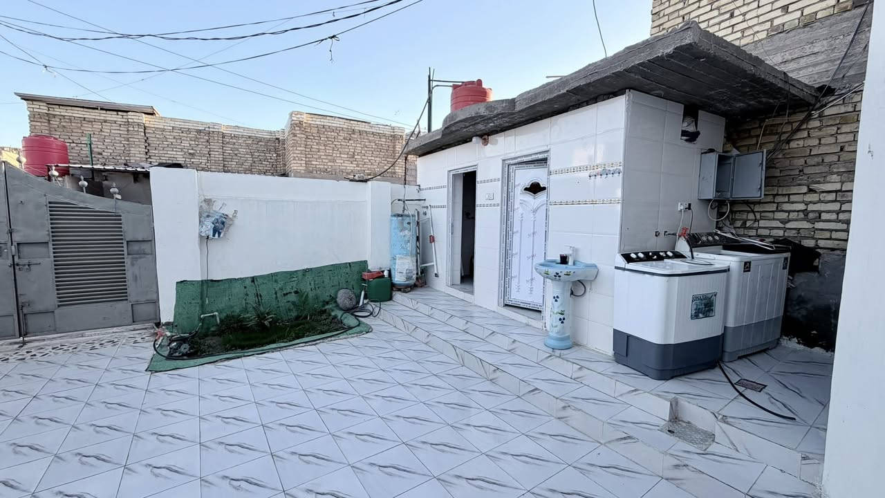 بيت للبيع طابو زراعي سند 25 تحويل مباشر ✅
مقابل جامعة القاسم الخضراء 
الفرع المقابل استدارة حسن فدعم 
مجمع حجي حسين الجديد 

#السعر 48 وبيه مجال بسيط ☑️ 

ـــــــــــــــــــــــــ 

المساحة 200 متر 
#اساس بوكس بناء طابوق سقف اعكادة 

ــــــــــــــــــــــــ 

 خدمات كاملة 
ماء مجاري تبليط كهرباء مولدة ذهبي ✅ 

ــــــــــــــــــــــــــــــ
غرفتين نوم 
صاله استقبال  
مطبخ حار وبارد 
حمام وصحيات شرقي وغربي خارجية 
ممر خلفي 
السطح فرشي 
طارمة كبيرة كراج سيارة 
#البيت جاهز للسكن بدون نقص 
ــــــــــــــــــــــــــــ 

للأستفسار أكثر مراجعة 
#مكتب_محمد_الجبوري لبيع وشراء عقارات القاسم والمقاولات العامة والتصاميم الهندسية 
#المكتب_مجاز_رسمياً والمكاتبات رسميه لضمان حقوقكم ✅ 
#عنوان المكتب شارع الجديدة مقابل مدرسة الزهراء مجاور اسواق نمبر ون 
***********  📲 
***********  📲
