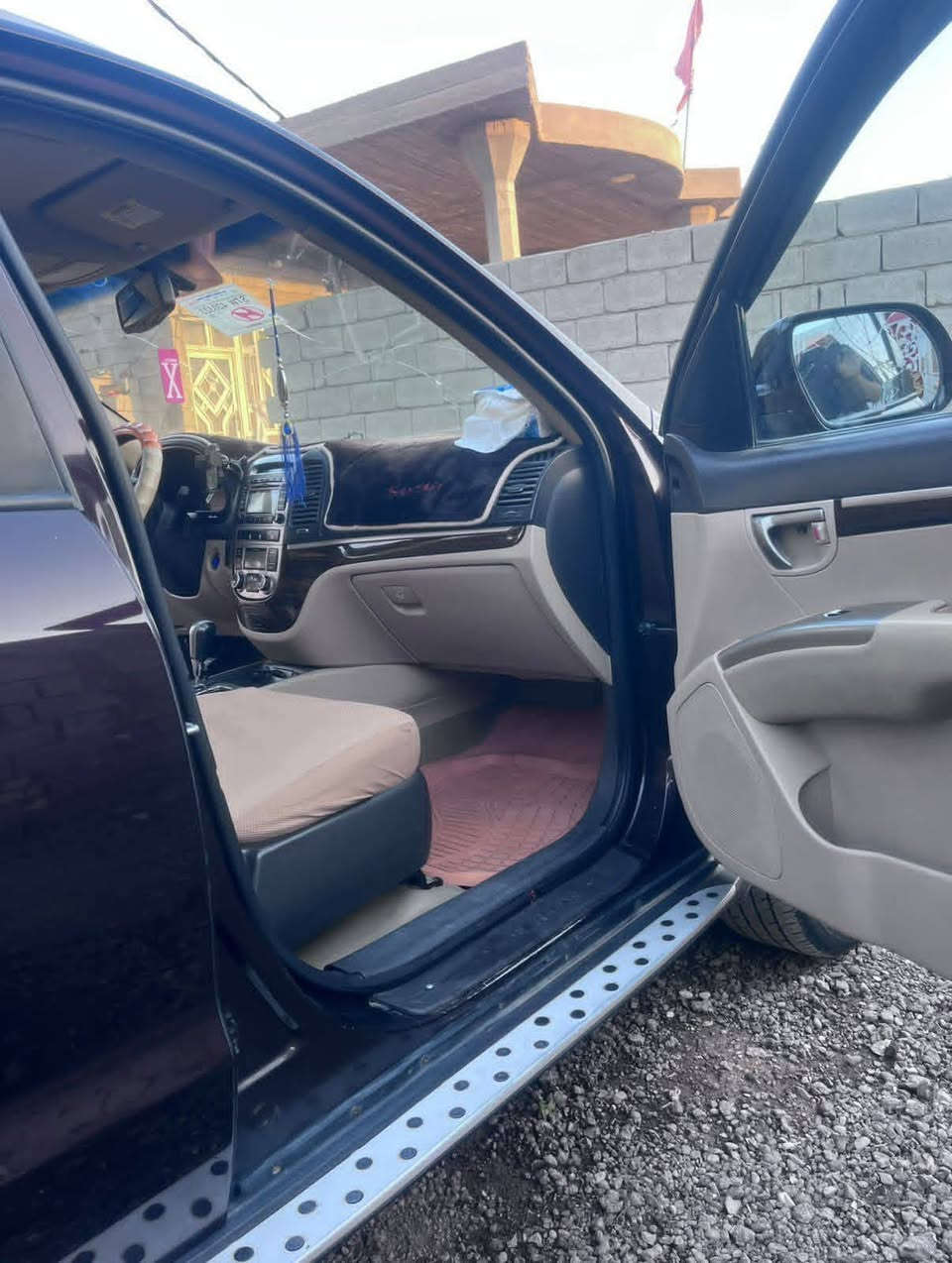 السلام عليكم
بيع هونداي سنتافي موديل 12 خليجي كفاله عامه

الموصفات

1-ثلاث قطع تبريد + تدفئه✅

2- فتحه سقف(بنراما) ✅

3- سبعه راكب✅

4- ثلاجه وسطيه✅

5- دفع رباعي ( فورويل)✅

6- مري شفط✅

7- كامره خلفيه✅

8- كير ومكينه كفاله عامه مامفتوح✅

9-كشن كهربائي ✅

10-بصمه ✅

11-سته سلندر ✅

12- محرك 3.500 ✅

وبعد هواي مواصفات بيها معروفه السياره بمواصفاتها

تخم تاير جديد

ملاحضه: سياره بدون حادث

سونار موجود بيها

وين مايعجبك روح افحص

سياره احلى من الصور بهواي نصبتهة حلوه جدأ

سياره حره تحويل ثاني يوم

 المكان واسط النعمانيه

رقم ***********
