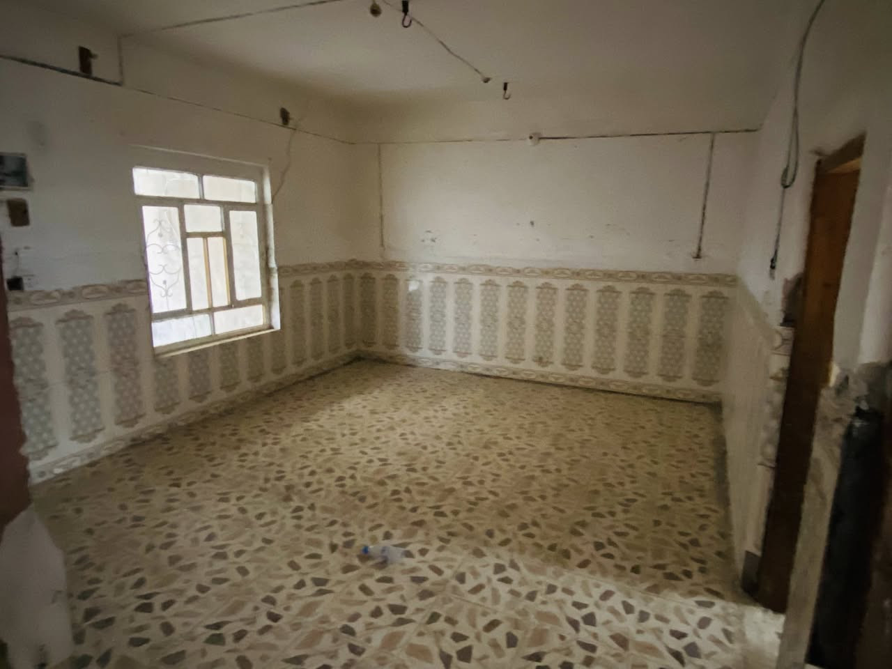 الهم صل عل محمد وآل محمد
دار للبيع مساحه ١٥٠ طابو زراعي سند 25 بلعلكايه (سعر 23 بيه مجال)  استفسار ***********
