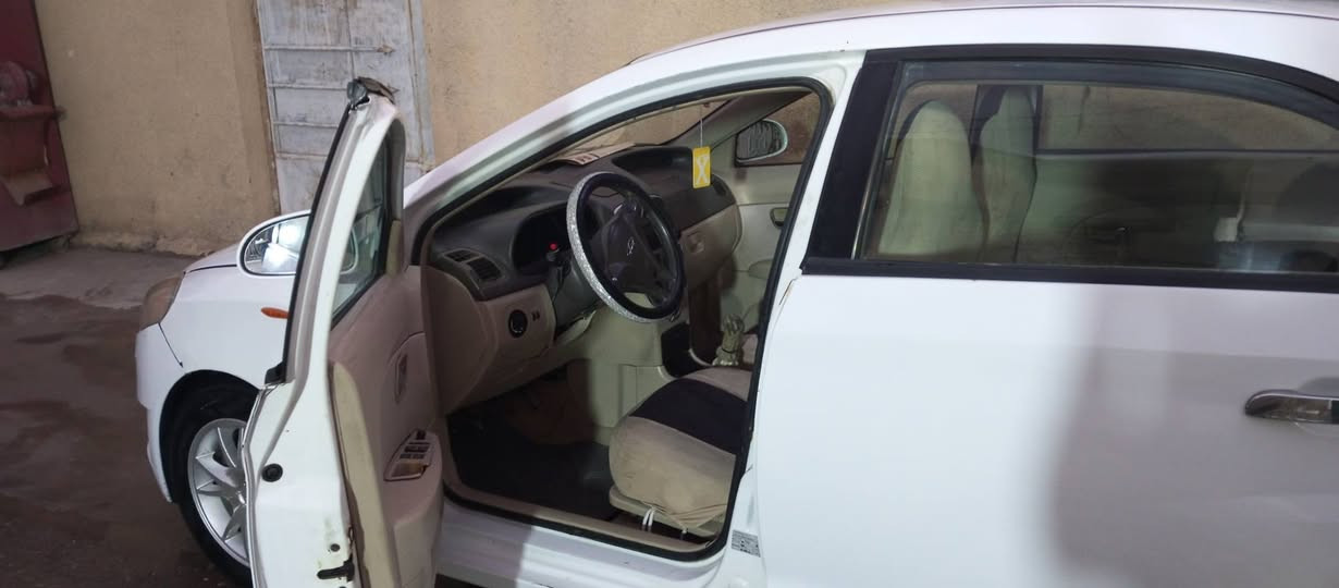 شيري فلاوين موديل 2013 المكينة گايمة وكازكيت(تاخذها سحب) رقم انكليزي تحويل مباشر ما تحتاج هزة تخم تايرجديد باتري جديد مكاني بغداد جسر ديالى - *********** السعر 27$مجالها بسيط
