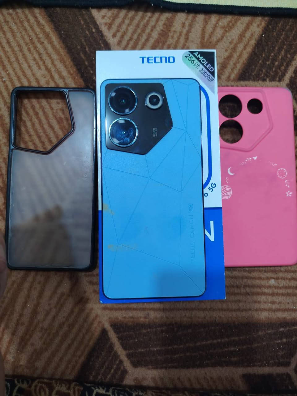 عليكم ... تكنو كامون 20 برو 5g ذاكره 256 عشوائيه 8+8 بطاريه 5000 معالج Dimensity 8050 عملاق يشغل 90 فريم الجهاز نضافته 98 وهاذ لون الاصفر يتوخر ....ملحقات فقط باكيت وكفرين السعر240 وبيه مجال قليل العنوان الرمادي ...


**إذا كنت صاحب هذا الإعلان وتريد حذفه لأي سبب، رجاءا أرسل رسالة إلى الدعم الفني**