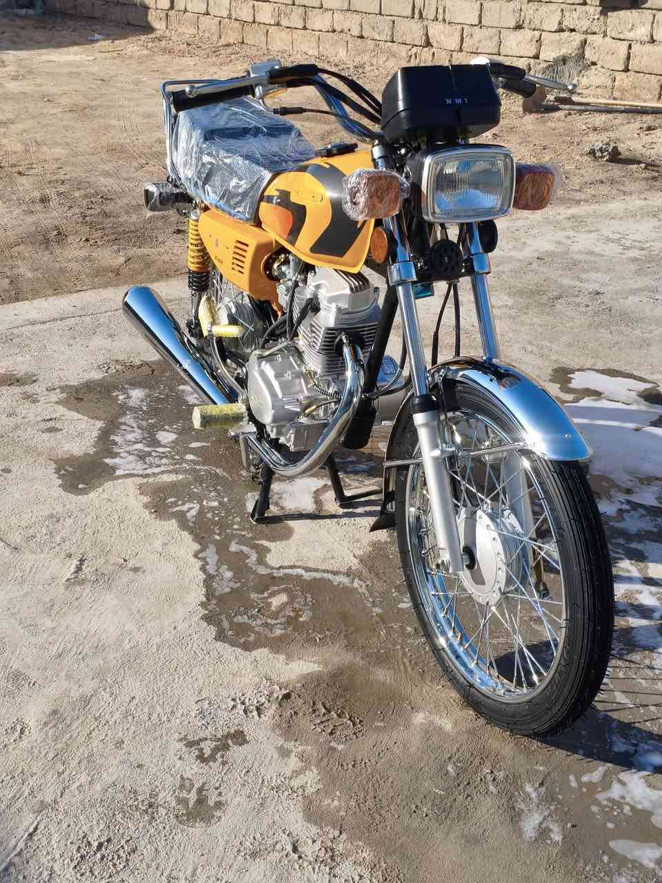 سلام عليكم شباب دراجه ايراني للبيع رقم وسنويه دراجه نضيفه كلش السعر ٢٢٥٠ مليونين وربع موديل ٢٠٢٢ *********** مكاني بل  البصره كرمه علي
