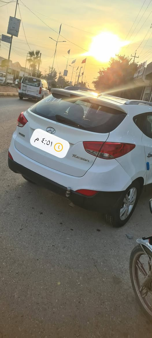 توسان 2011 الضرر موضح بالصورة صبغ مع تبديل باب السائق و محرك تجفيت شرط التنقيص و التبخير
رقم أربيل و السيارة بسمي
السعر ١٢٥
 المكان #طوزخورماتو 
للاستفسار
***********
