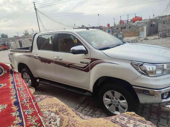 سلام عليكم
تويوتا هايلوكس موديل 20 السياره كفاله 
عامه بريميه  كير و تماتيك  السعر 3 شدات و بيه مجال 
هذه رغمي بي واتساب 
***********
