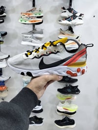 احذية نضيفات • مقاس ٣٩-٤٤ • حي اريدو