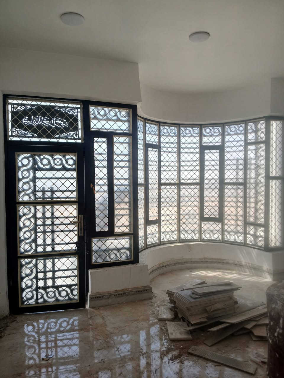 اللامي للزجاج والمريا عملنا سلكون ومعجون ميسان الحولي مقاطعه 14
يوجد لدينا جميع انواع الزجاج
***********
