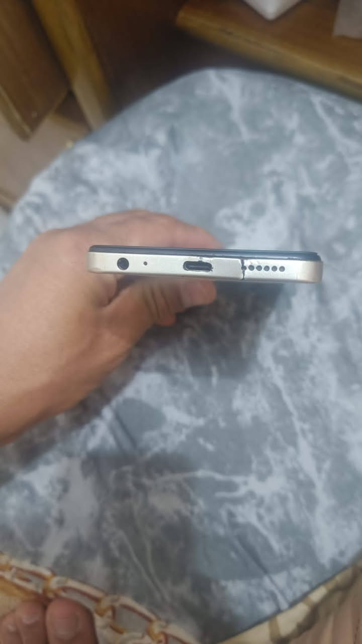 سلام عليكم  جهاز  انفنكس سمارت 8 ذاكرة 64 جهاز شغال 
بي فطر بسيط با الكلاسه ما ماثر شراي خاص او يتصل ***********
