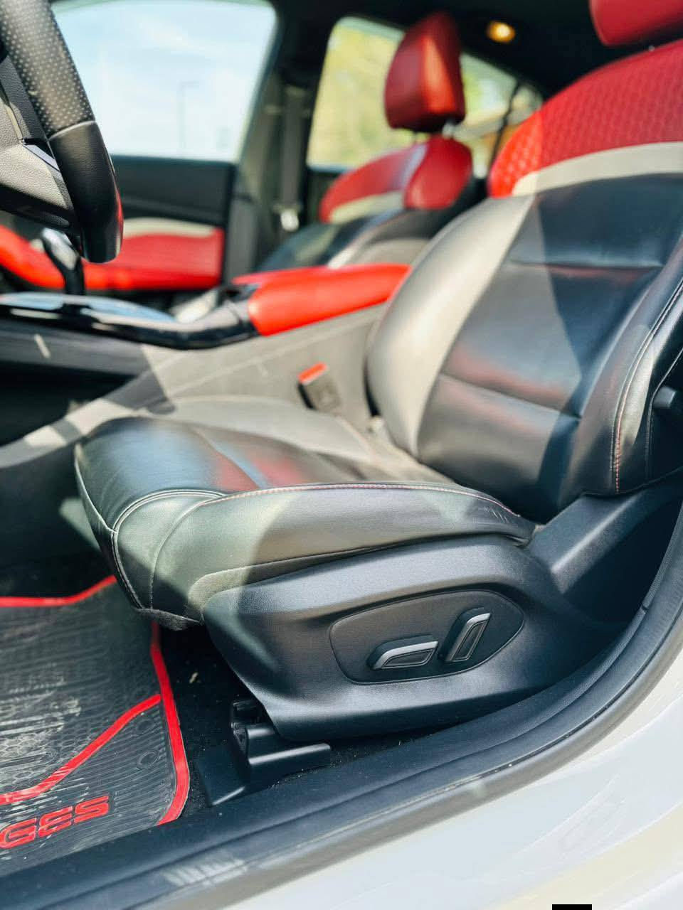 Mg gt 2023 فئة لاكجري الفول 
ماشية 74 الف داخل الضمان
محرك 1500 تيربو 
177 هورس بور
اطارات مشلن ويل 17
كير اوتو DCT دبل كلتش 
اداء وتسارع رياضي رهيب
كشن كهرباء جلد احمر واسود وداخل احمر اسود
360 درجه كاميرات محيطية
حساسات خلفي امامي جانبي
فتحة 
قطعتين تبريد والشاشة تدعم ابل كار بلي واندرويد اوتو
مري شفط
كامله من كل شي حتى الكماليات بالكامل بيها 
صبغ شوي من الدعاميه الامامية وبارد صغير جدا بالباب وكله كفاله، الباقي 
هزة حديده رقم بغداد انكليزي باسمي 
السعر 118 
***********
