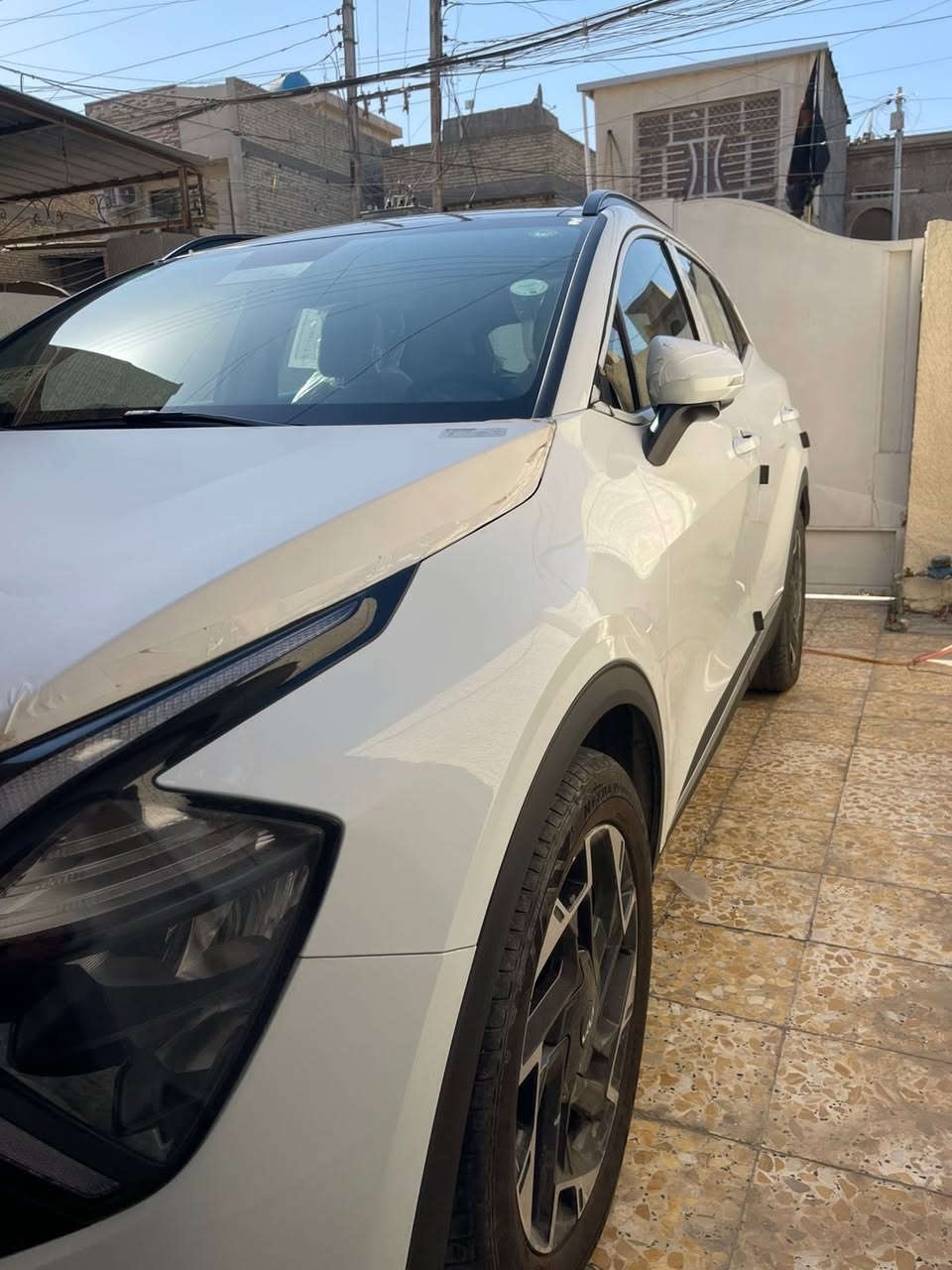 السلام عليكم….للبيع فقط
النوع :  سبورتج 2024 

⏺️ السعر :235
مرقم اربيل
بأسمي شخصيا 
مكفوله 
المواصفات 
:بنراما 
:صندوك كهرباء 
:شركه نم بل ضمان بعدها
 : خليجي 
 : زيرو ماشية 6الف
 : الموديل 2024
 : سعة المحرك 2.0L 
 : مرتبط بناقل حركة أوتو 6 نمر 
 :  عدد 2ايرباك
:  حساسات أمامية + خلفي
: لايت زينون + LED 
 : ويل كب 19
 : 4 دسك
: اريل نفكيشن
: مفتاح التشغيل بصمة 
: تشغيل عن بعد 
 : بصمة دخول الابواب 
: دشبول شاشة 
 :شاشة Apple Car play
 :كاميرا خلفيه دواره
 :الانارة الداخلية شمسي 
 :المقاعد مخمل لون بيجي  
:حركة المقاعد الأمامية كهرباء
 :تدفئة المقاعد الأمامية 
 :تدفئة المقود 
 :تتسع المقصورة ل 5 ركاب 
:مثبت السرعة Cruise
 :المودات والأوامر الصوتية
:أوضاع القيادة  Drive Mode
 :فحص أنظمة السيارة 
 : حساسات اطارات 
 : شفتات مقود: 
 : قطعتين تبريد
: هاند بريك بصمة 
 : ا ABS
: ا Auto Hold    أوتو هولد
: ا ISO Fex        ايزو فكس
: نظام مانع الانزلاق
 : نظام نزول المنحدرات
: النقطة العمياء 
 : اشارة في المرايا الجانبية
 : مخرج منفذ الطاقة 
 : ا  Bluetooth / USB
 :  شاحن هاتف Wairlees
العنوان بغداد الشعب 
☎️ ***********
