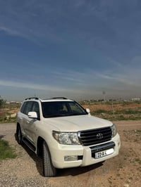 لاندكروز 2009 GXR مكفولة فقط دعاميه صبغ  ماشي 305 الف  بدون اي نقص نظي...