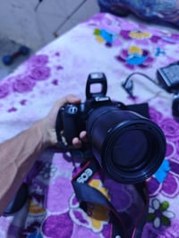 كامرة كانون 200D • عدسة زوم • نظيفة