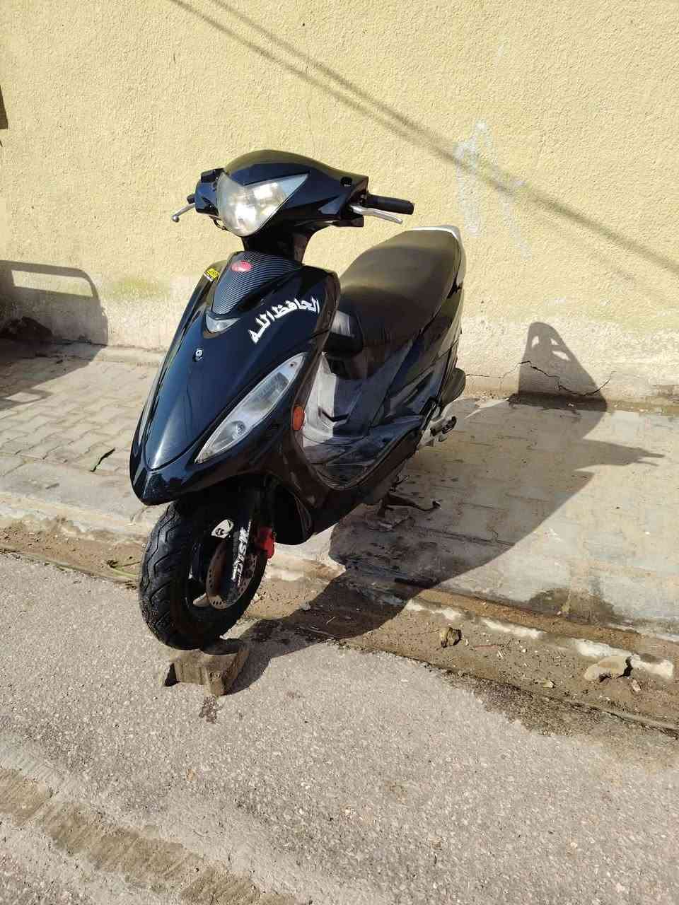 سلام عليكم دراجه كامكو جي 4 نظيفه.دراجه نظيفه وكل شيء ما بيها كلها شغاله..دراجه كل نقص ما بيها.محرك ما مفتوح.السعر 550 وبيها مجال.مكان نجف.***********
