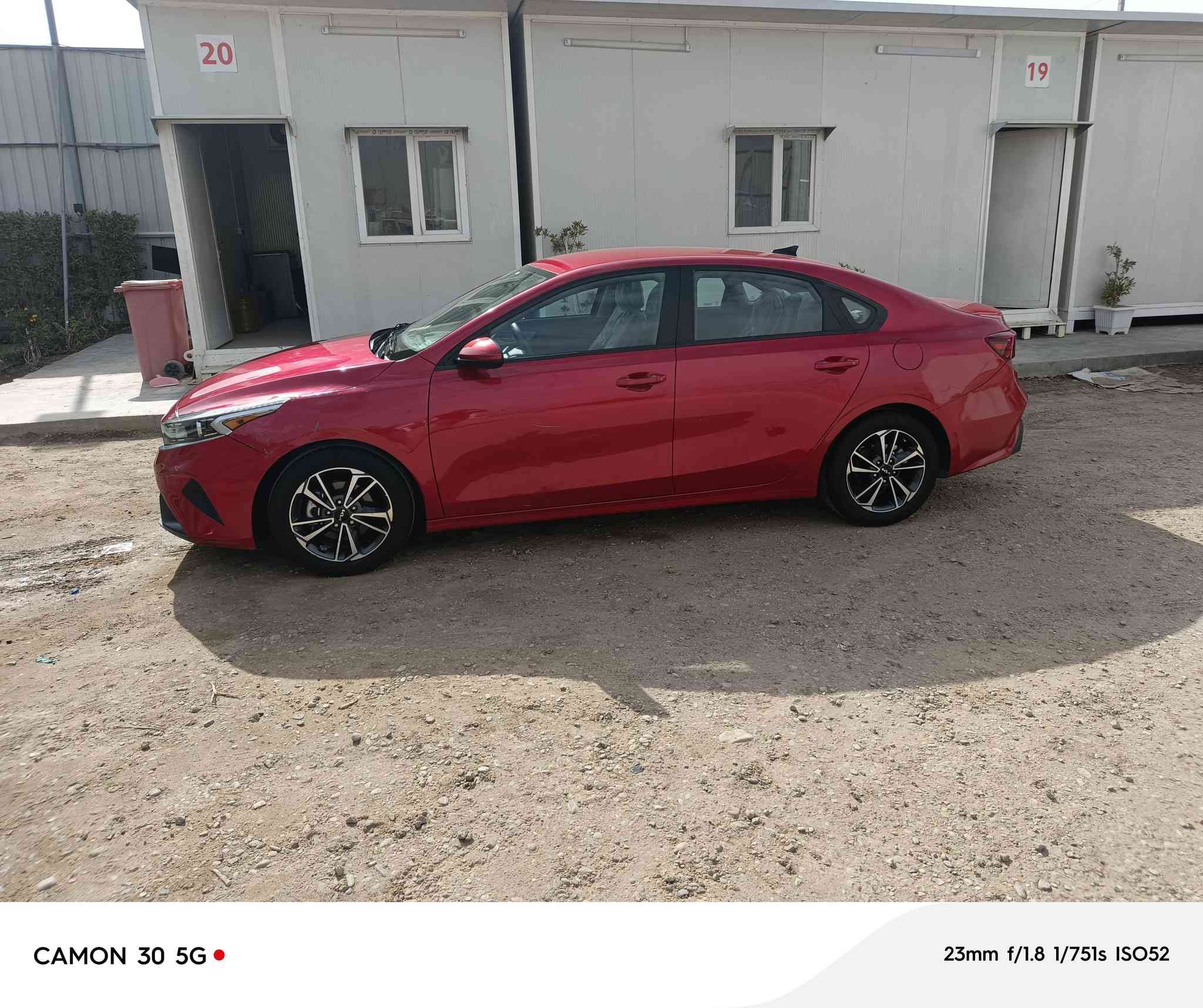 السلام عليكم 
كيا فورتي ٢٠٢٣ امريكي ليبل واحد ضرر بنيد نفسه مصلح وطعجات بصفحة السايق جاملغ خلفي صبغ  فقط قطعتين صبغ ماشيه ٢٨ الف ميل مواصفات نص فول رقم بغداد ترقيم جديد بسمي السعر ١٤٠ 
للاتصال *********** 
عنواني بغداد المشتل
