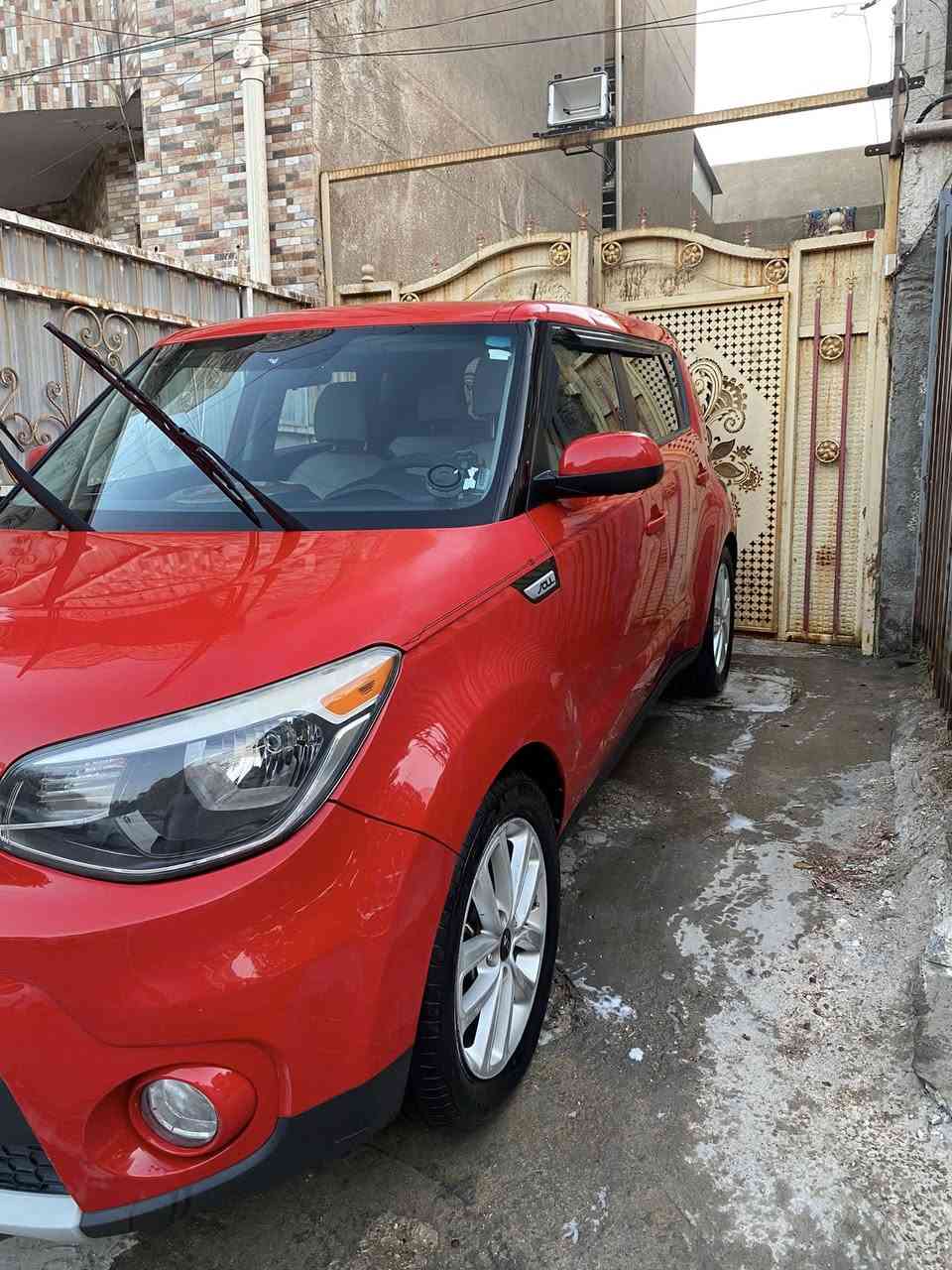 السلام عليكم كيا صول للبيع موديل 2019 حادث باب السايق وباب خلف السايق وجاملغ جهة السايق يعني 3 قطع السيارة محرك 2000 GDI ماشية 93ml الف سيارة جاهزة من كلشي وصورة السونار مرفوقة بل منشور مكاني بغداد حي اور 
 واتساب موجود *********** 
غير متواجد على النت عارضهه 125 وبيهه مجال حك الجيه
