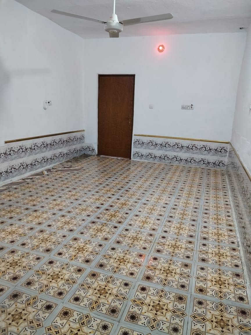يا الله بسم الله
بيت للبيع ( حواسم )
عنوان البيت حي القاهره الثانيه بظهر مديريه التربيه الجديده مو البيوت ع شارع يصير بظهر البيوت ( يتكون البيت من غرفه ومطبخ  وطرمه زغير وحمام وتواليت مشترك البيت مال (عائله زغيره)    البيت وياه ماطور ماء ومقطوره وكيزر  وبنكات يعني تجي وتكعد ماتصرف الف دينار  علي واليشتري يجي ويشوف بعينه افضل من الصور والفديوات اذا تحب تستفسر هاذ رقمي وبالخدمه  ***********
السعر (12) وبي مج
